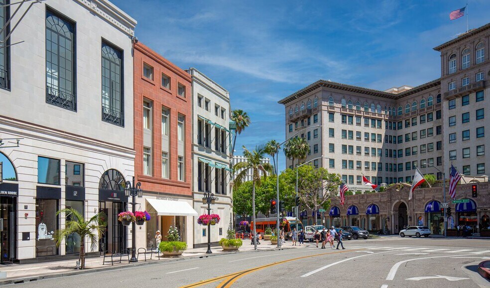 More Photos Of 202-270 N Rodeo Dr, Beverly Hills Storefront For Lease
