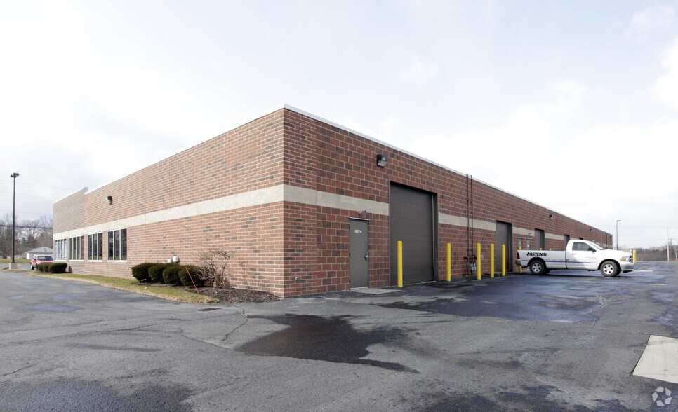 More Photos Of 555 Frost Rd, Streetsboro Flex For Lease