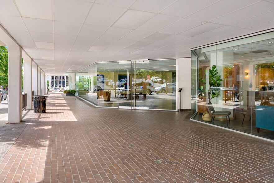 More Photos Of 100 W Harrison St, Seattle Office For Lease