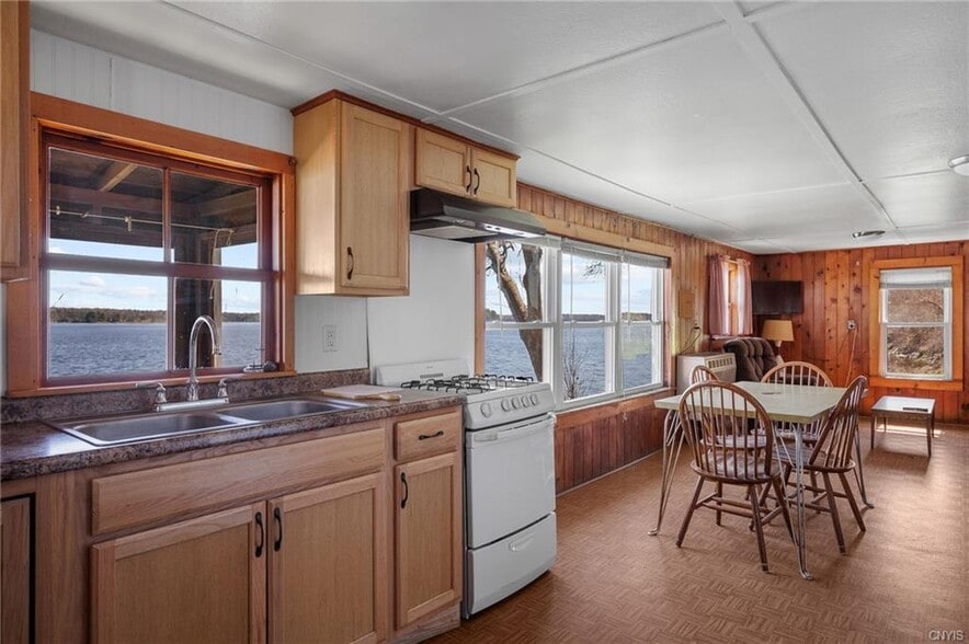 More Photos Of 2468 County Route 6, Hammond Hotel For Sale