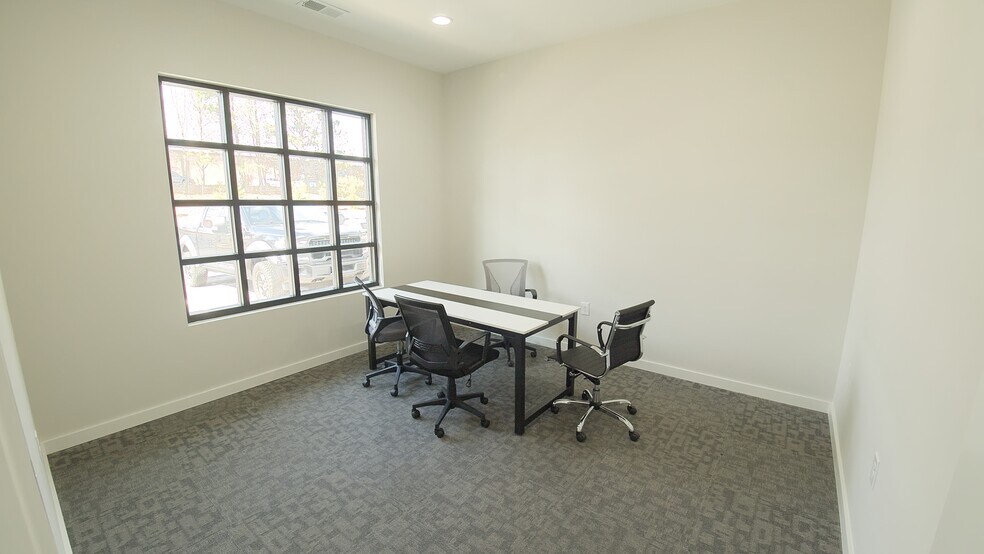 More Photos Of 1740 Grassland Pky, Alpharetta Office For Lease