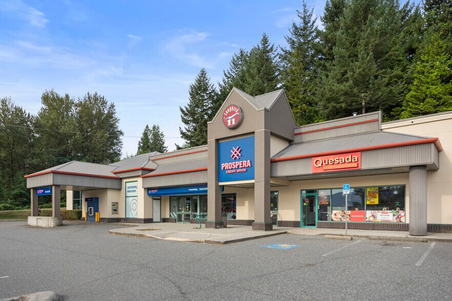 More Photos Of 32423 Lougheed Hwy, Mission Bank For Lease