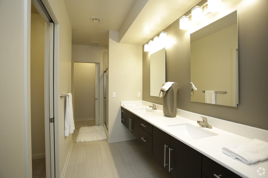 More Photos Of 7900 Conser St, Overland Park Apartments For Sale