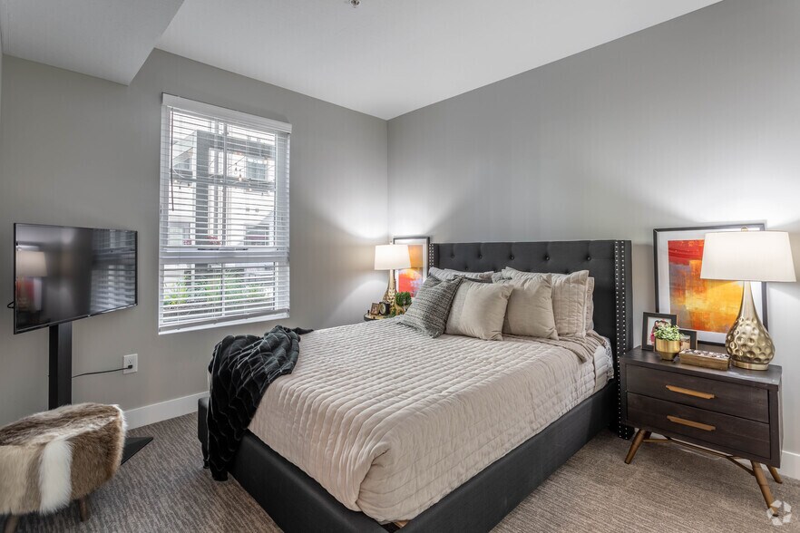 More Photos Of 120 E 5th Ave, Columbus Apartments For Lease