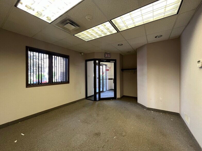 More Photos Of 624 Fellows St, Scranton Office For Lease