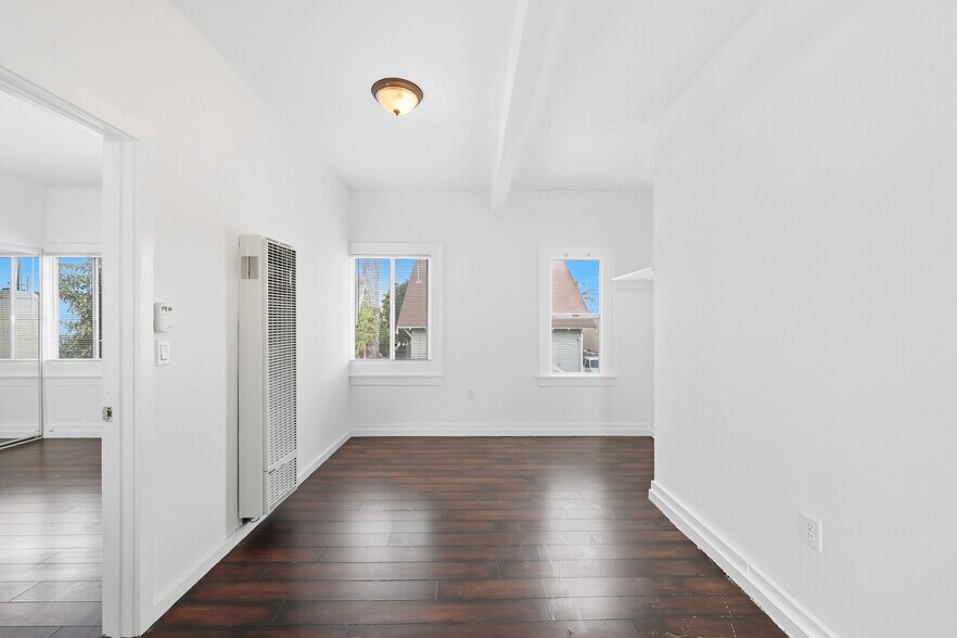 More Photos Of 522 W VERNON Ave, Los Angeles Daycare Center For Sale