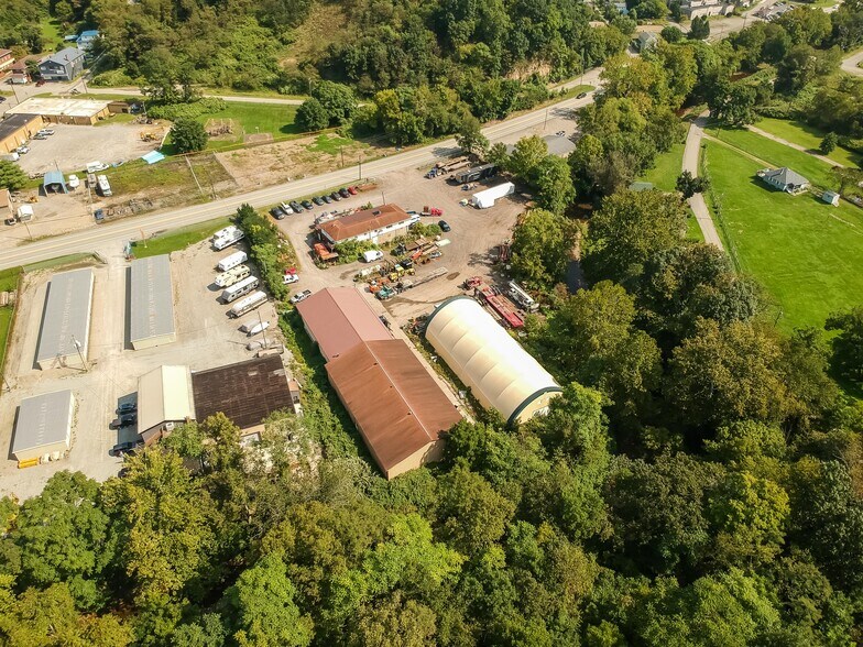 More Photos Of 740 Greensburg Rd, New Kensington Warehouse For Lease