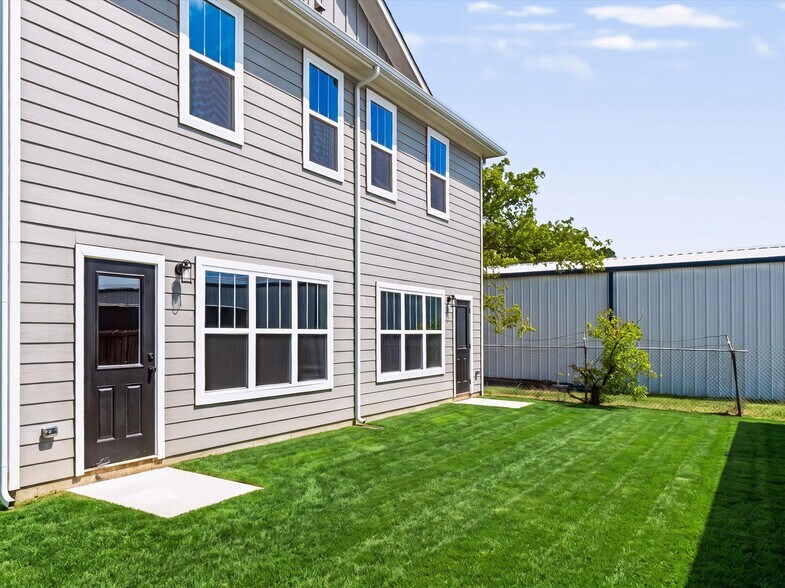More Photos Of 1306 Country Rd, Whitesboro Apartments For Sale