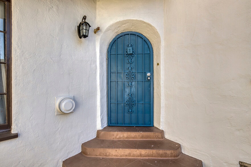 More Photos Of 5815 W Olympic Blvd, Los Angeles Apartments For Sale