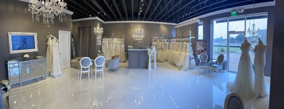 More Photos Of 7700 N Lamar Blvd, Austin Storefront Retail Office For Lease