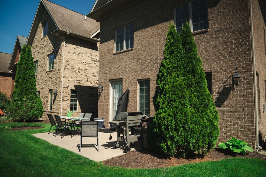 More Photos Of 18088-18140 Legacy Village Ct, South Bend Apartments For Sale