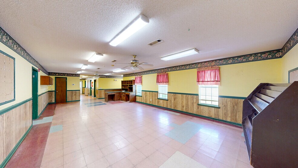 More Photos Of 104 N Herring St, Dothan Office For Sale