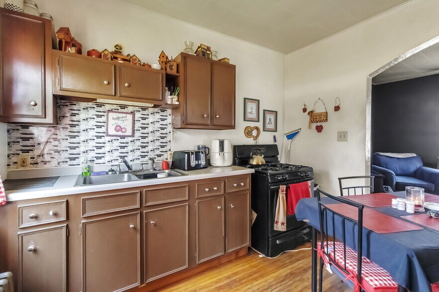 More Photos Of 2519 William St, Buffalo General Retail For Sale