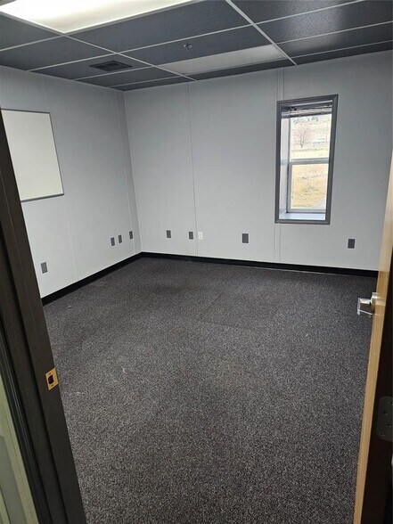 More Photos Of 7151 Kestrel Dr, Missoula Office For Lease