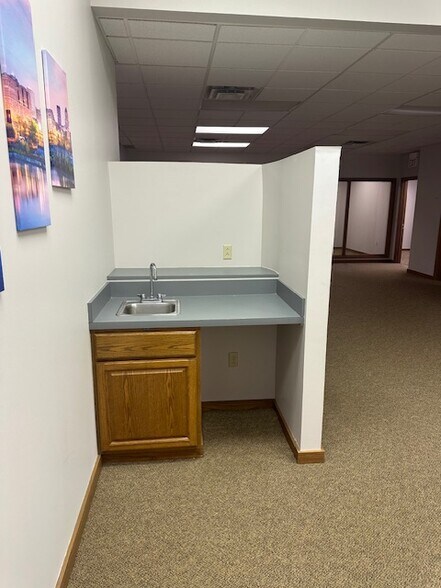 More Photos Of 38029 3rd St, Willoughby Office For Lease