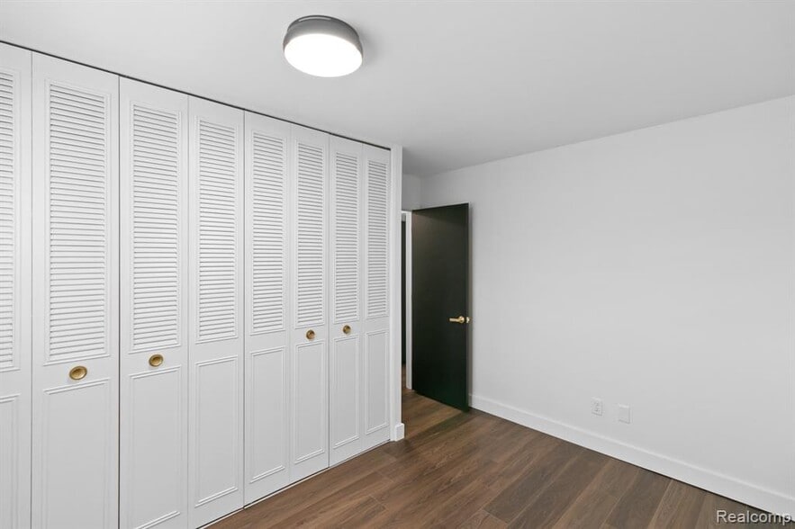 More Photos Of 500 Romeo Rd, Rochester Apartments For Sale