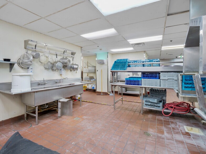 More Photos Of 1100 S Flower St, Los Angeles Office For Lease