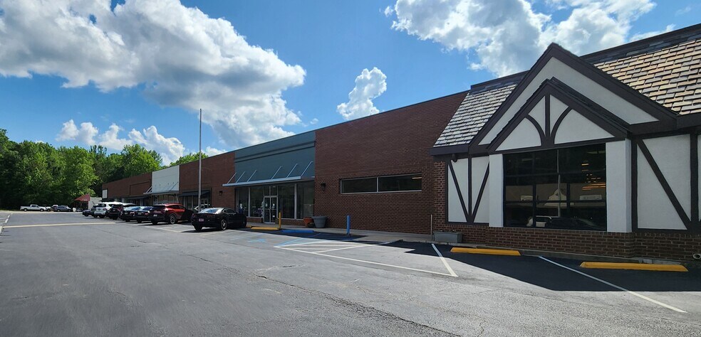 More Photos Of 770 Shades Mountain Plz, Hoover General Retail For Sale