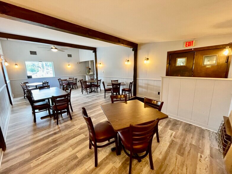 More Photos Of 2850 State Route 17K, Middletown Restaurant For Sale