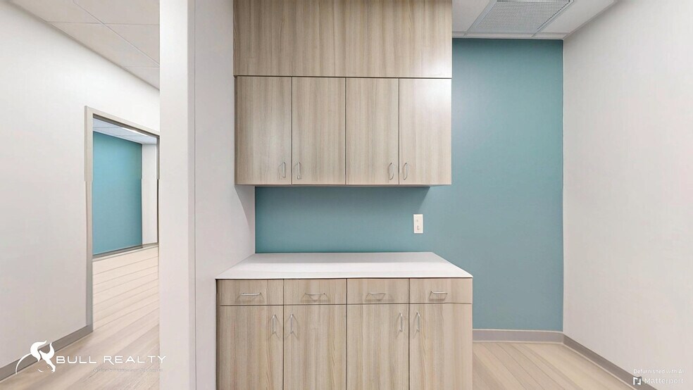 More Photos Of 34 Upper Riverdale Rd, Riverdale Medical For Lease