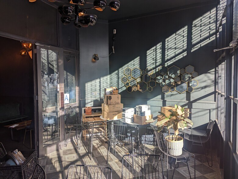 More Photos Of 581 Myrtle Ave, Brooklyn Restaurant For Lease