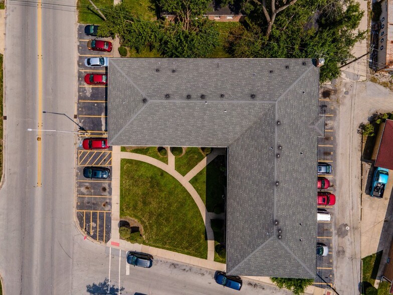 More Photos Of 1025-1049 W Vermont Ave, Calumet Park Apartments For Sale