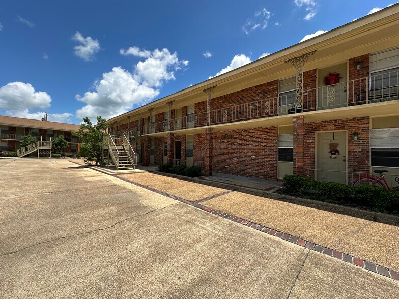 More Photos Of 302 Spring St, Starkville Land For Sale