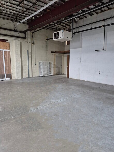 More Photos Of 100 Carney St, Glen Cove Manufacturing For Sale