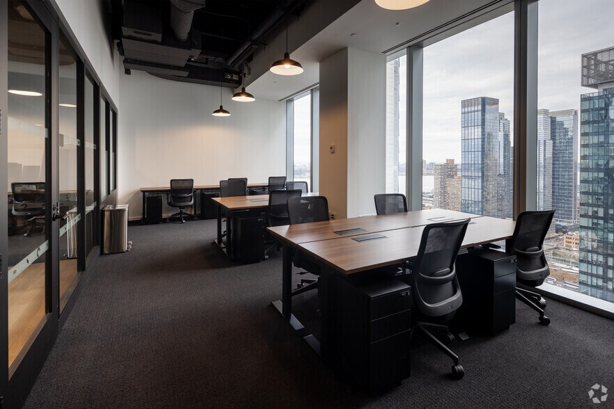 Photo of 24th Floor Ste 