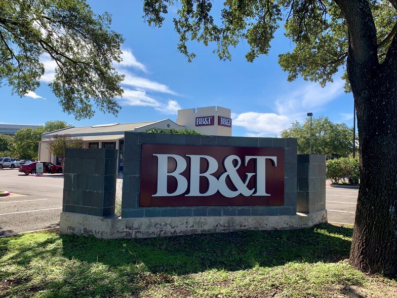 More Photos Of 9777 Great Hills Trl, Austin Bank For Lease