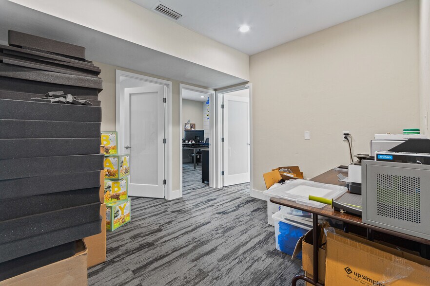 More Photos Of 2720 NW 6th St, Gainesville Medical For Lease