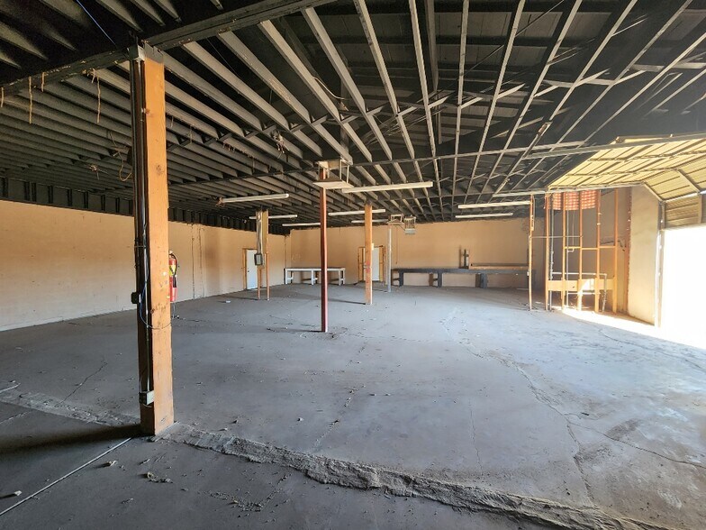 More Photos Of 429 S Main St, Coolidge Warehouse For Lease