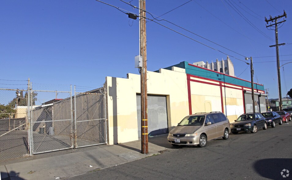 More Photos Of 3031 International Blvd, Oakland Auto Repair For Lease