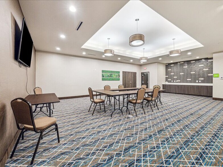 More Photos Of 21119 Interstate 45, Spring Hotel For Sale