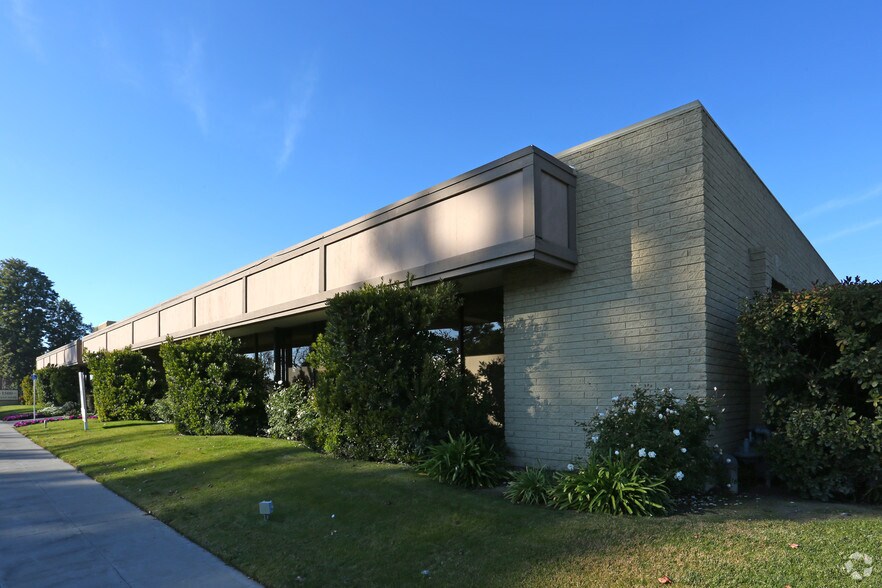 More Photos Of 1500 W Shaw Ave, Fresno Office For Lease