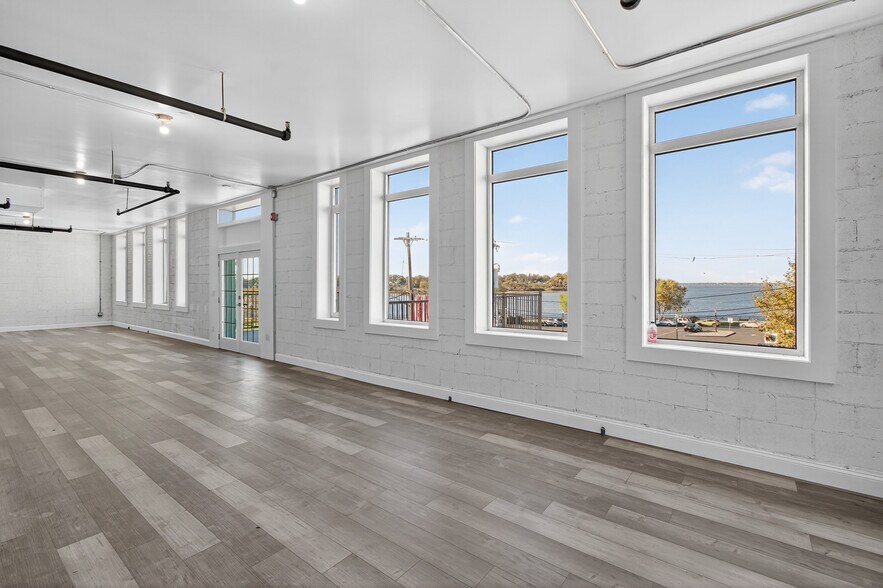 More Photos Of 17 W Front St, Keyport General Retail For Lease