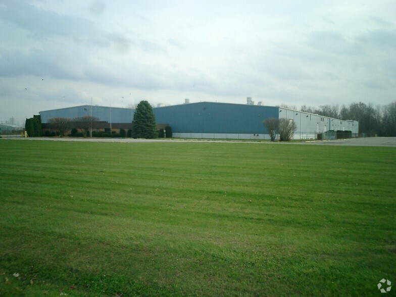 More Photos Of 500 N Rangeline Rd, Morristown Manufacturing For Sale