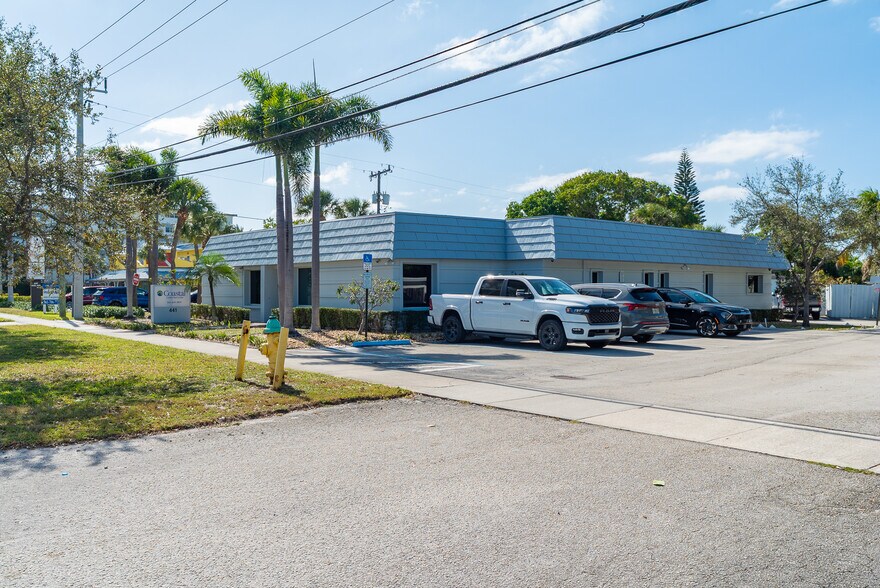 More Photos Of 441 S Federal Hwy, Deerfield Beach Medical For Lease
