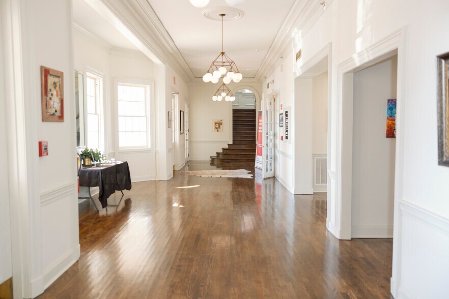 More Photos Of 119 Ridley Ave, Lagrange Office For Sale