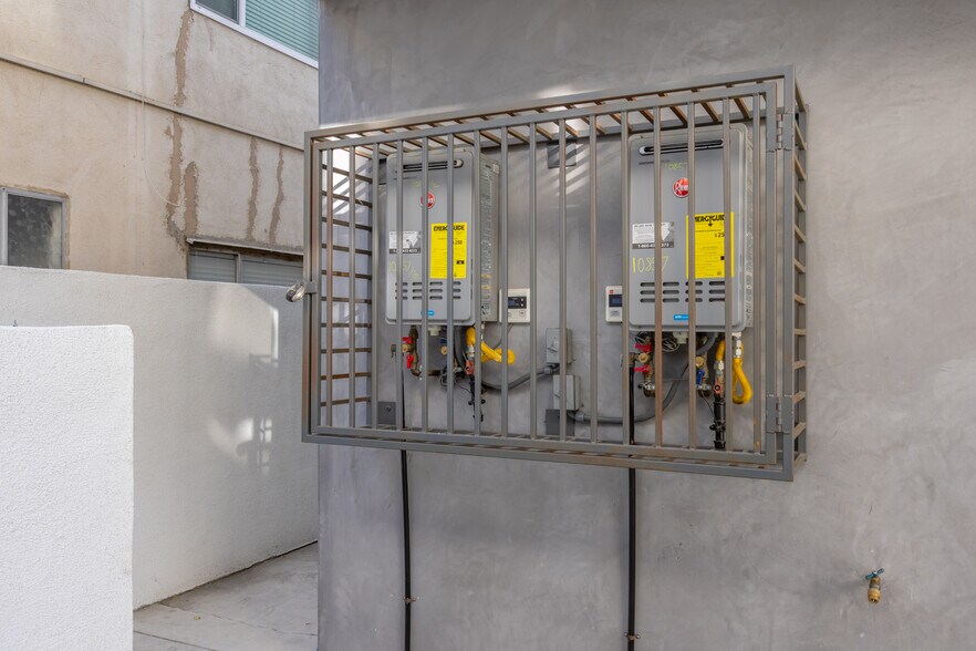 More Photos Of 10857 Morrison St, North Hollywood Apartments For Sale