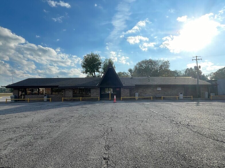 More Photos Of 1410 N Arkansas Ave, Russellville Specialty For Sale