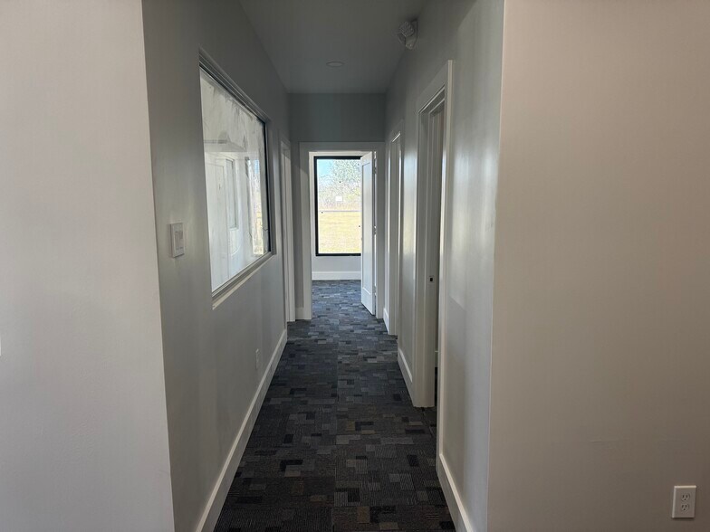 More Photos Of 2533 Roy Rd, Pearland Office For Lease