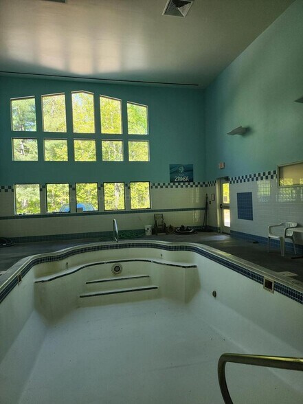 More Photos Of 899 Central St, Millinocket Medical For Sale