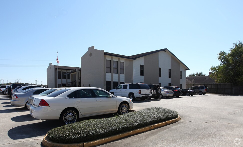 More Photos Of 113 Flagg Pl, Lafayette Medical For Lease