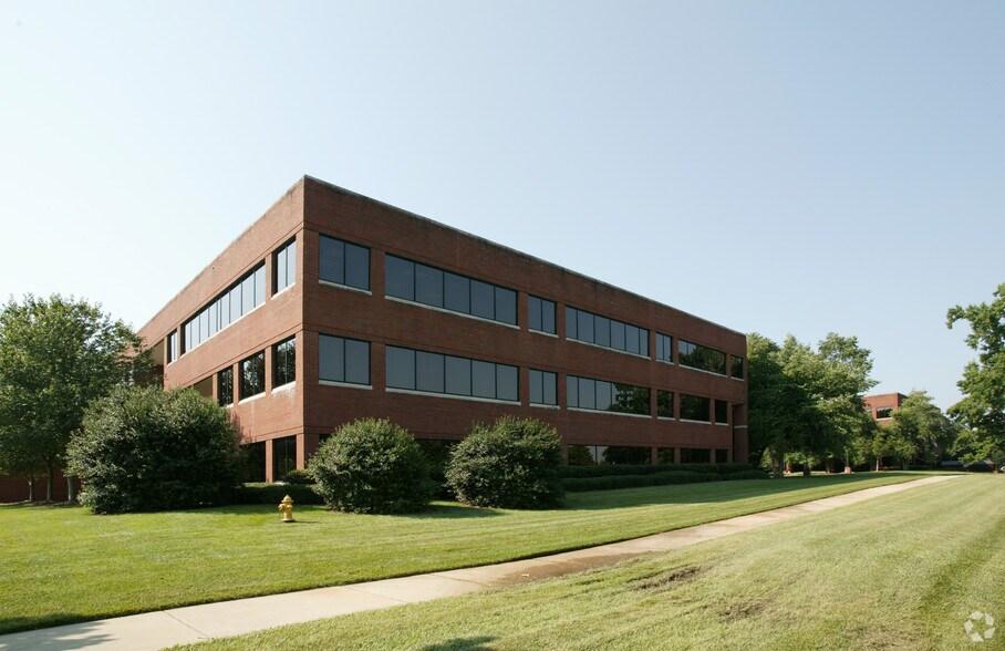 More Photos Of 1041 E Butler Rd, Greenville Office For Lease