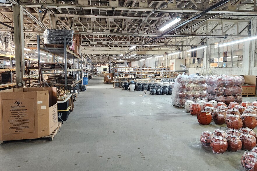 More Photos Of 406 N Irish St, Greeneville Industrial For Sale