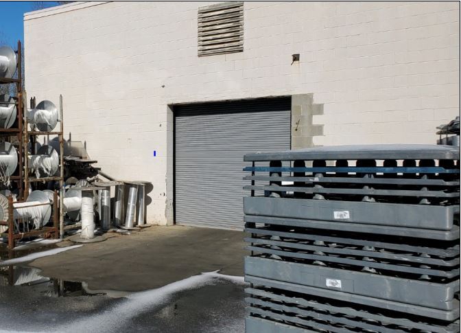 More Photos Of 312 W Luther Ave, Liberty Manufacturing For Sale