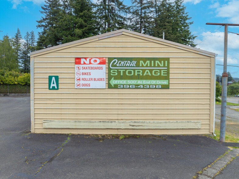 More Photos Of 498 W Central Blvd, Coquille Self Storage For Sale