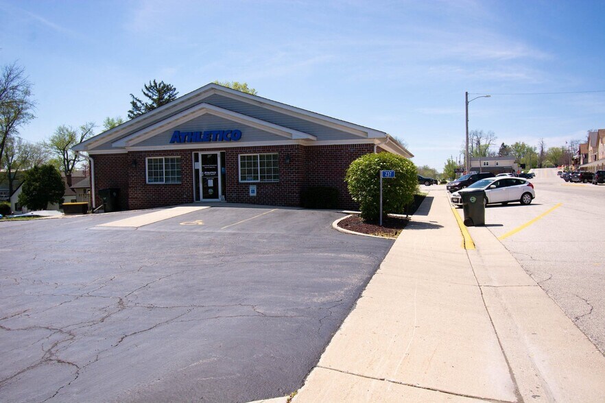 More Photos Of 237 E Main St, Twin Lakes Medical For Sale