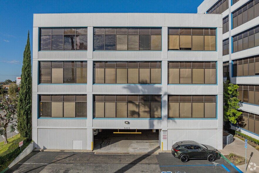 More Photos Of 5405 Garden Grove Blvd, Westminster Office For Sale
